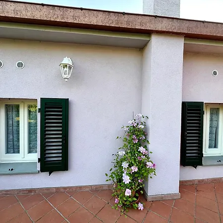 Casa Vista La Rosella Apartment *