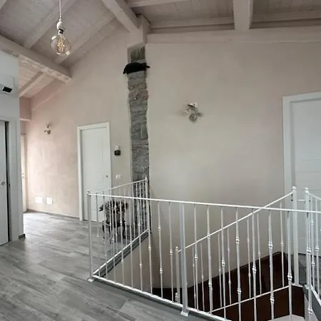 Casa Vista La Rosella アパート